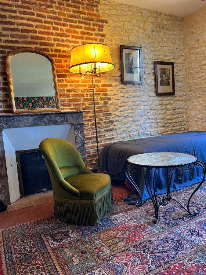 Le Clos Chalmon Chambre D'Hote 몽티냑 외부 사진