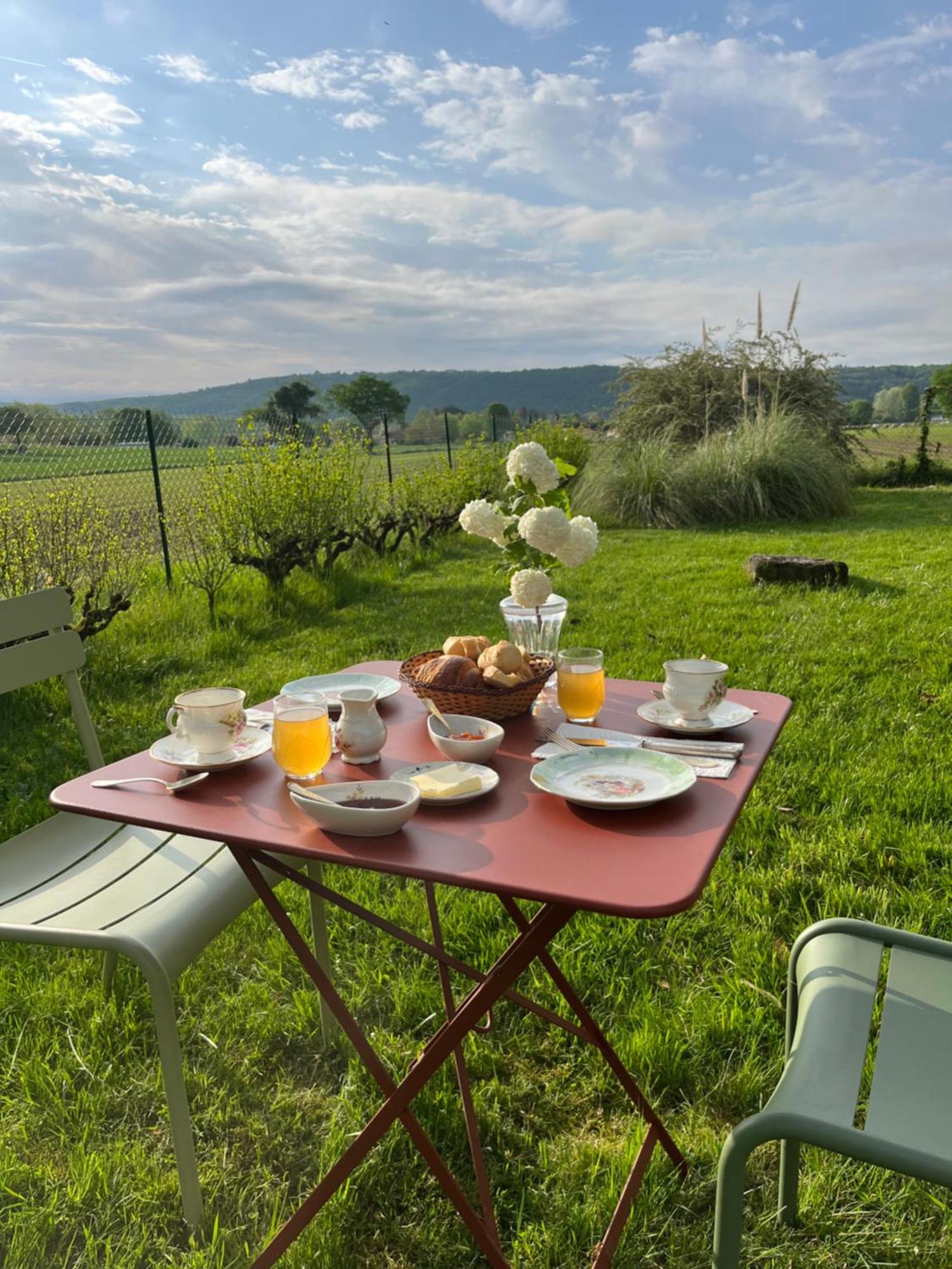 Le Clos Chalmon Chambre D'Hote 몽티냑 외부 사진